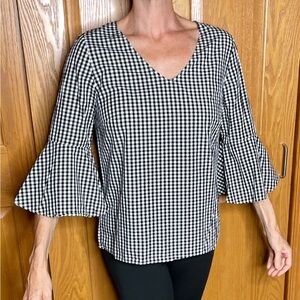JANE AND DELANCEY BLACK AND WHITE GINGHAM V-NECK FLARE SLEEVED TOP SIZE S